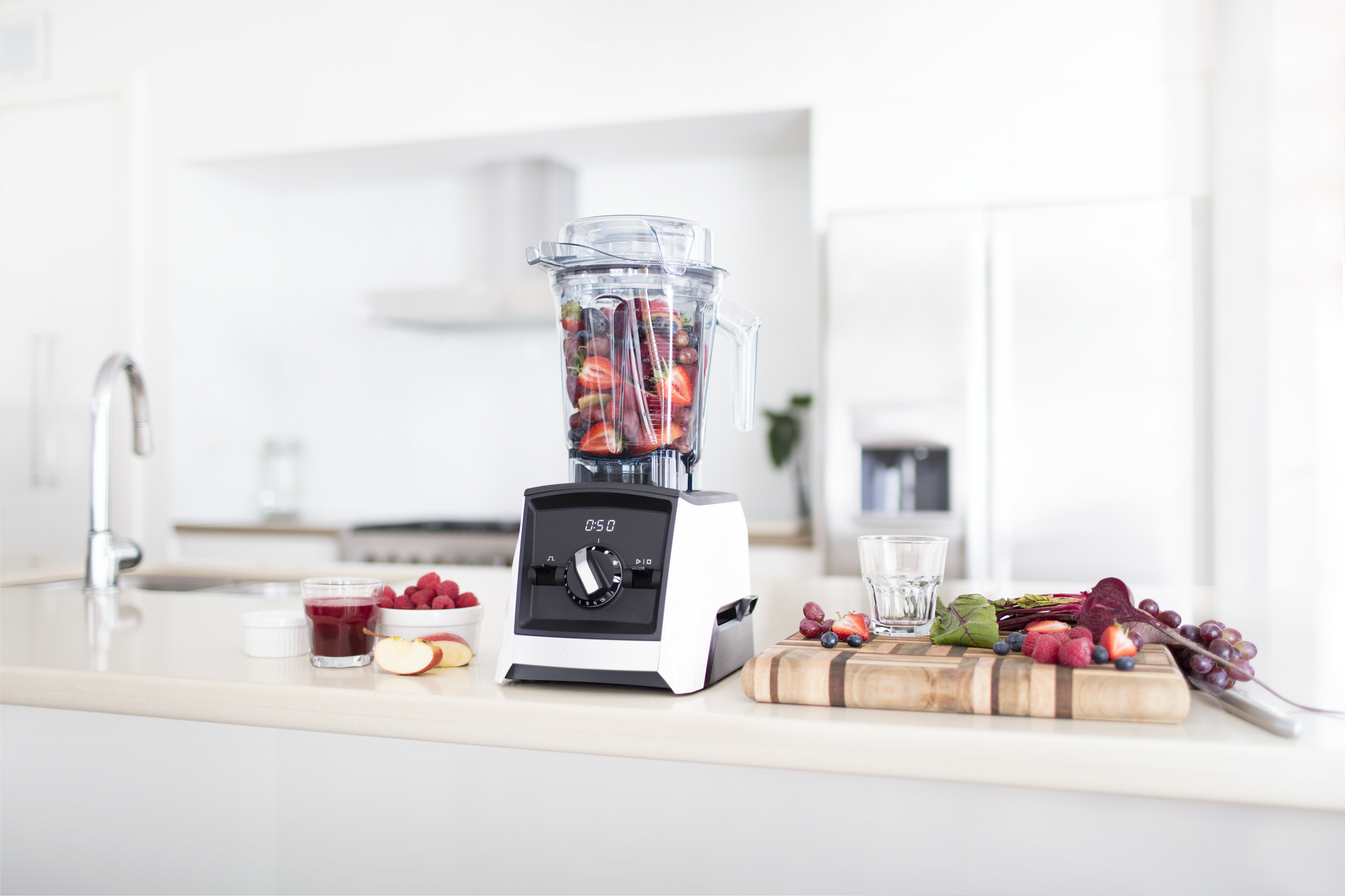 Mixér na přípravu na smoothies, polévky a saláty Mixér na přípravu na smoothies, polévky a saláty