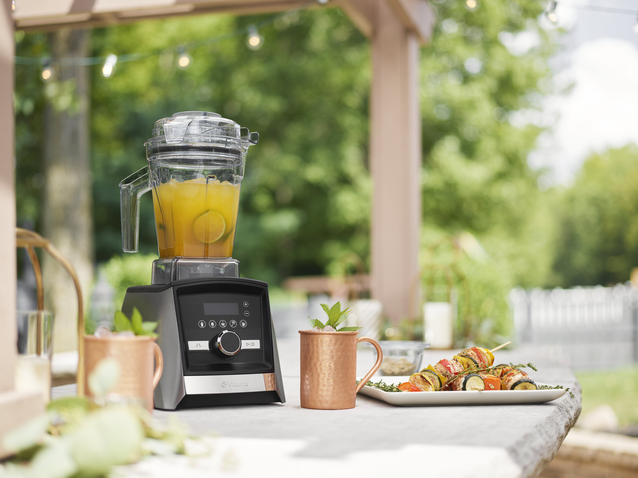 Štíhlá postava s mixérem Vitamix Štíhlá postava s mixérem Vitamix