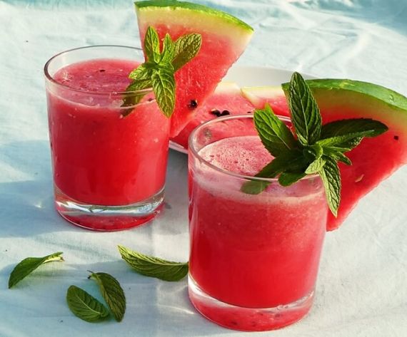 Zelené smoothie s jahodami a melounem